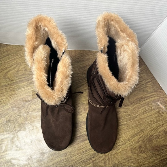 Faded Glory Genuine Leather Dark Brown Faux Fur Trim Suede Lace up Boots Size 9 - Picture 3 of 13
